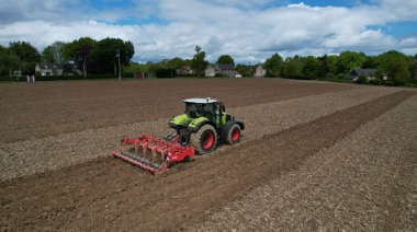 Systèmes d'autoguidage GNSS et RTK de la série NX de CHCNAV pour l'agriculture de précision
