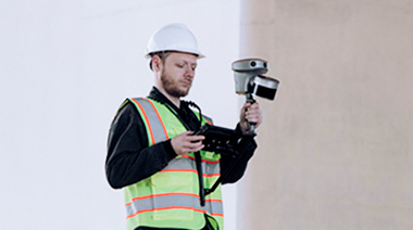 RS10 es un versátil escáner LiDAR SLAM de mano con receptor GNSS RTK integrado de CHC Navigation