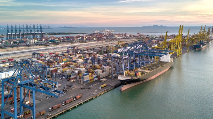 CHCNAV GNSS and INS solutions for autonomous port operations