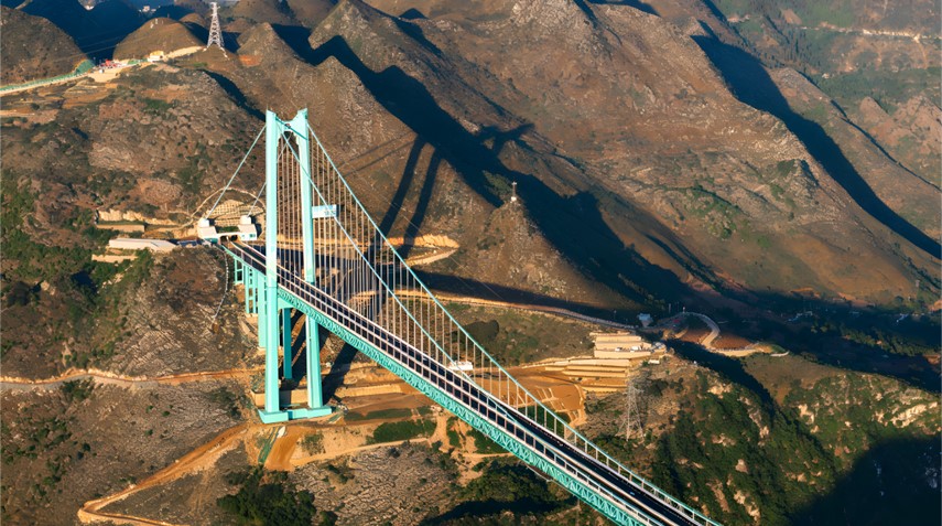 CHCNAV GNSS monitoring receiver installed on the Huajiang Canyon Bridge