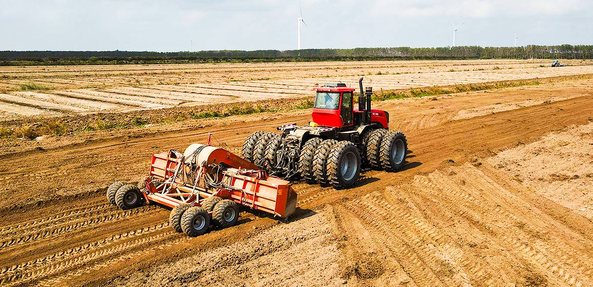 Automated GNSS land leveling systems for optimized water distribution and crop performance.