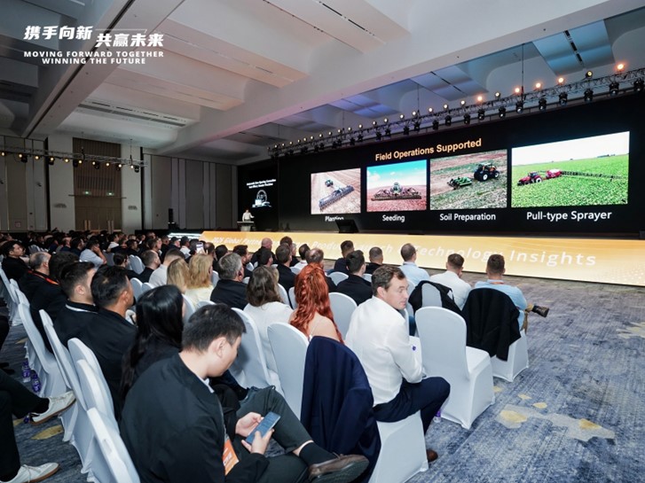 CHCNAV presents its latest agricultural solutions to conference attendees.