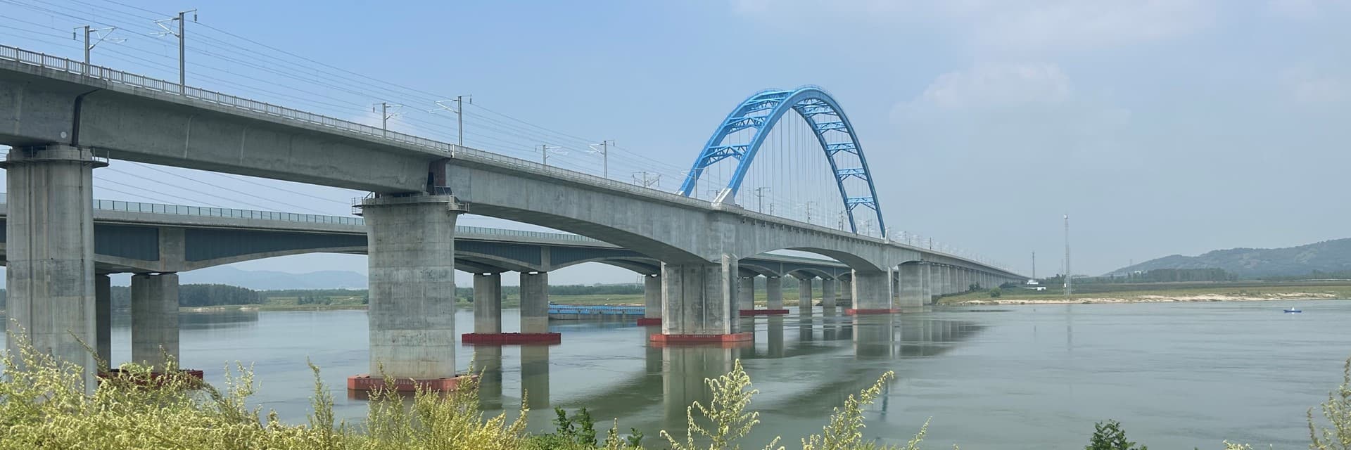 The aerial surveying with the AlphaAir 10 around the Hanjiang Yangtze River Bridge.
