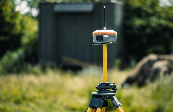 UAV X500 und Alpha Air 10 bei der Luftvermessung in einem ländlichen Gebiet