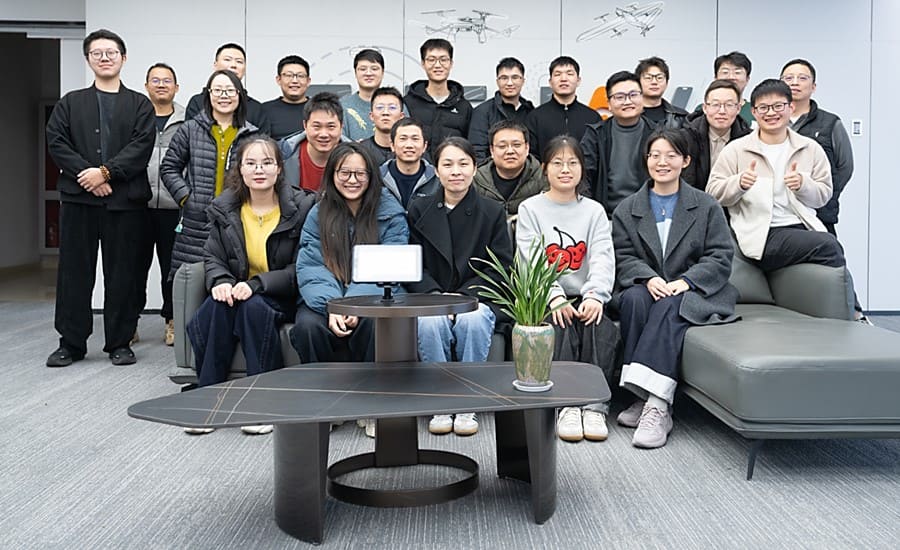 Das LandStar-Softwareentwicklungsteam unterstützt die langfristige Entwicklung, Optimierung und Wartung der Vermessungsplattform.